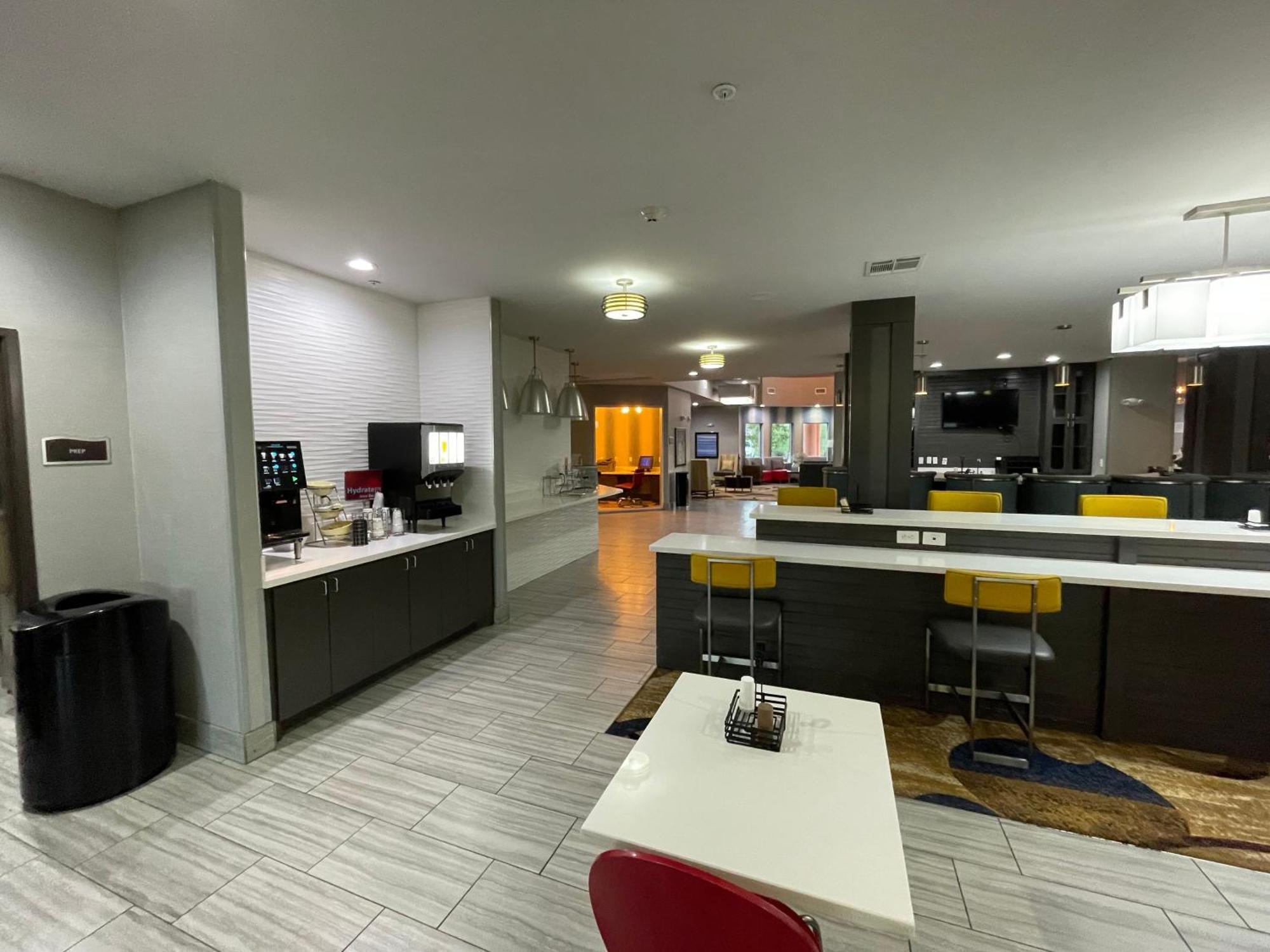 Del-Mar Airport Inn & Suites Shreveport Bagian luar foto
